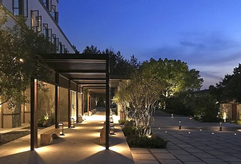 فندق The Lucid Resort