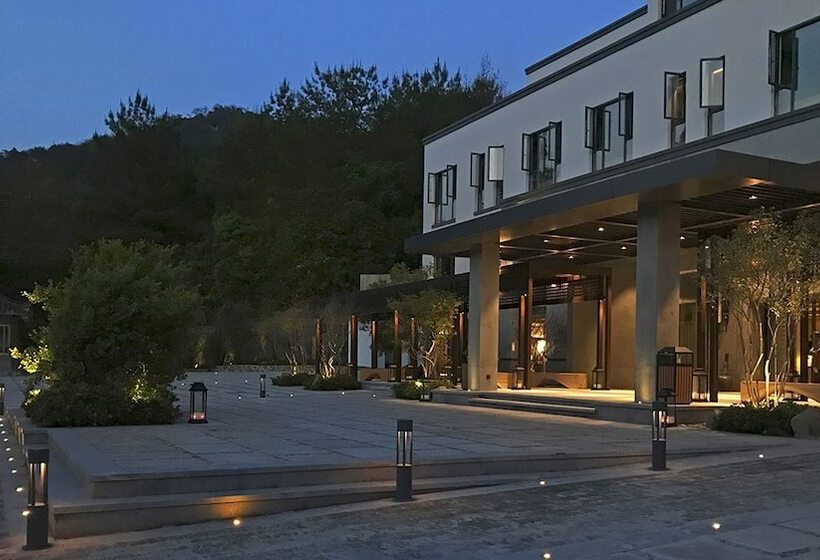 فندق The Lucid Resort