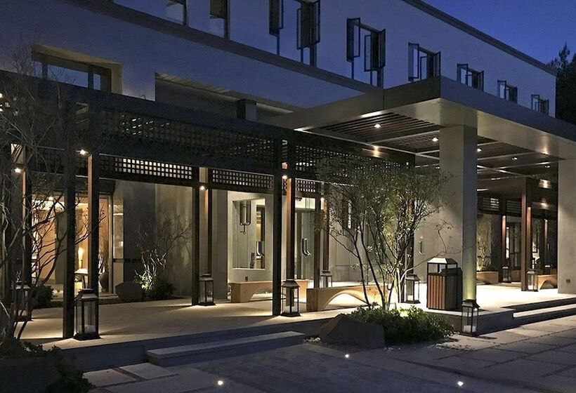 فندق The Lucid Resort