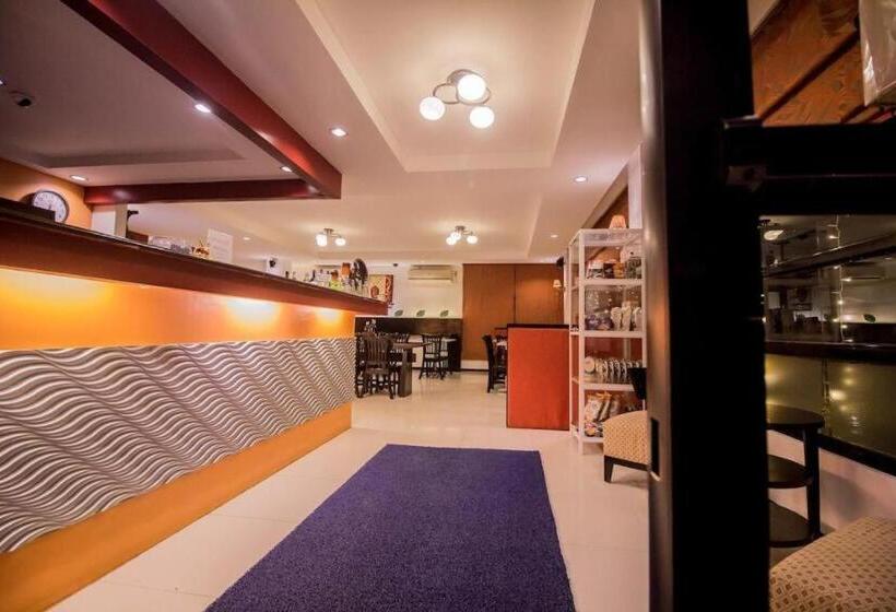 هتل The Red Palm Suites And Restaurant