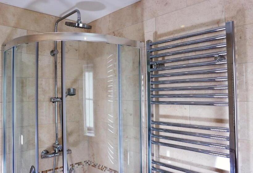 酒店 The Tollemache Arms