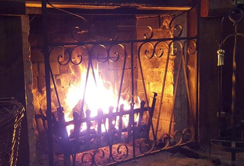 酒店 The Tollemache Arms