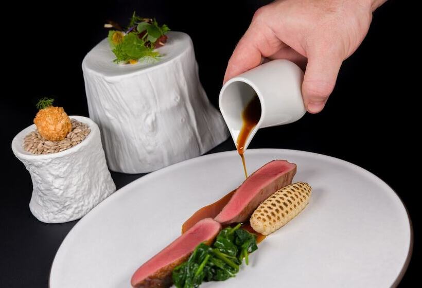 Отель Villa Eden The Private Retreat