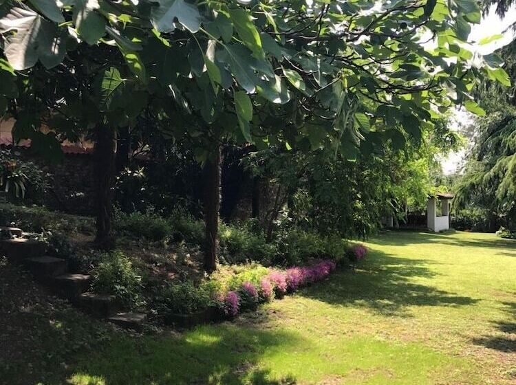 فندق Villa House And Garden B&b