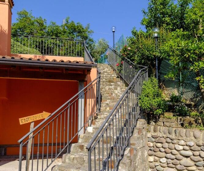 בית מלון כפרי Al Colle