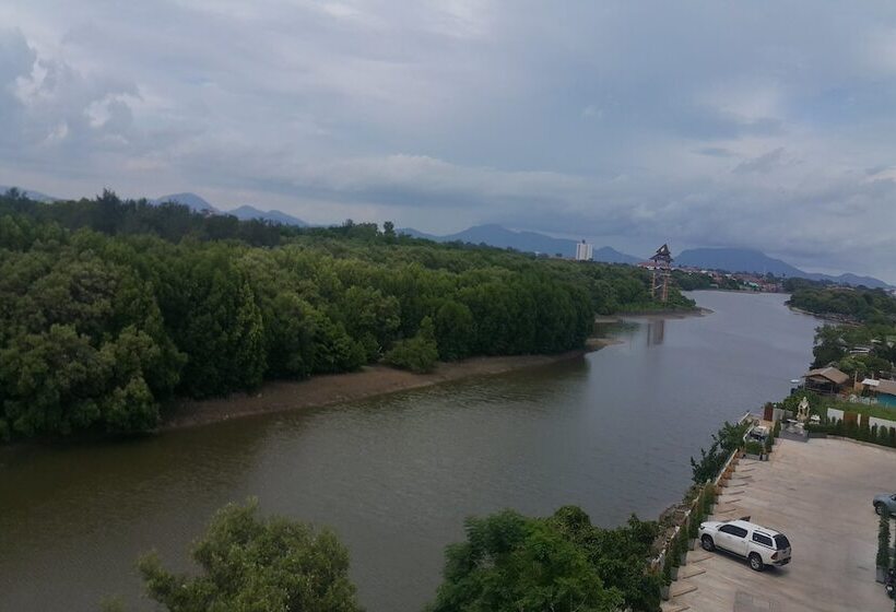 호텔 Banchaitalay Room