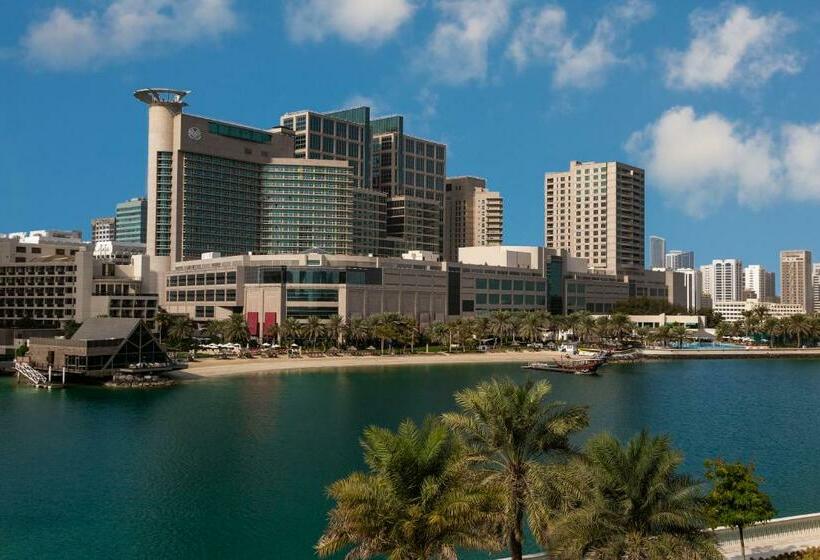 Отель Beach Rotana – All Suites