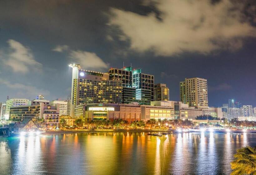 Отель Beach Rotana – All Suites