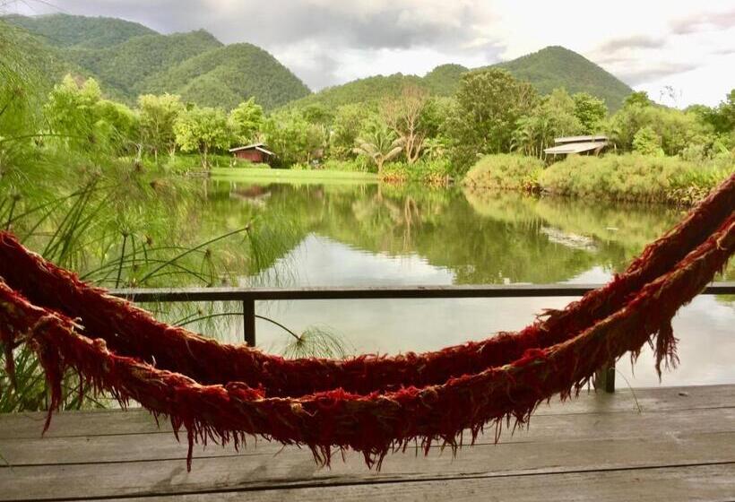 Отель Bueng Pai Farm บึงปายฟาร์ม