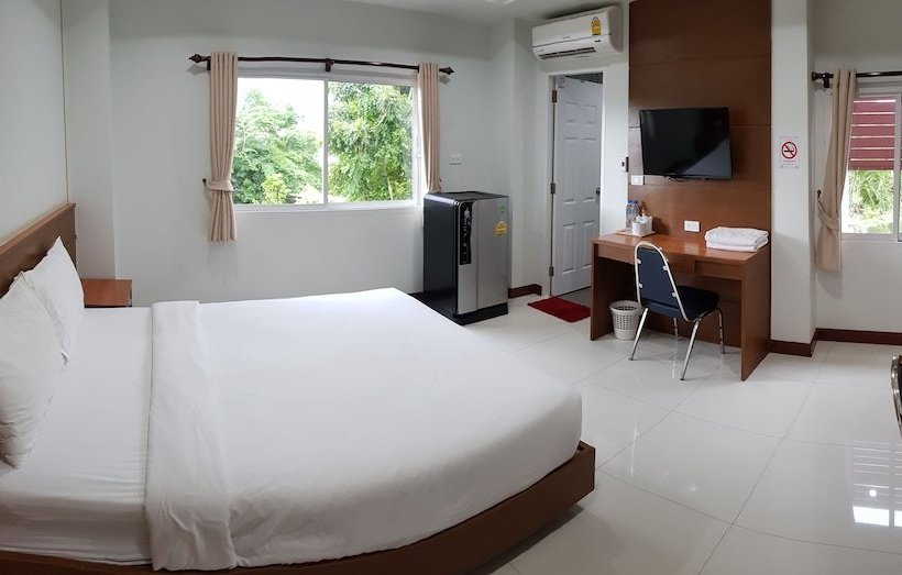 ホテル Chutchawan Apartment