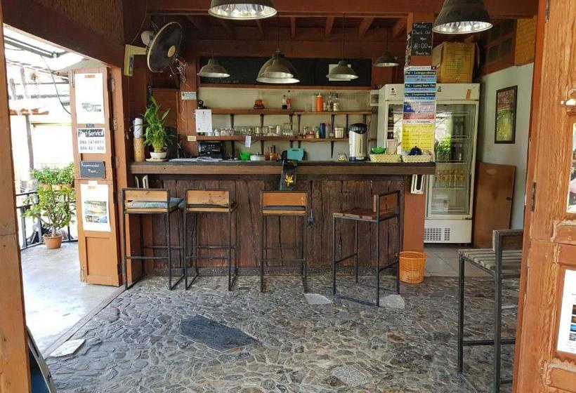 Отель Chill Lom House Adults Only