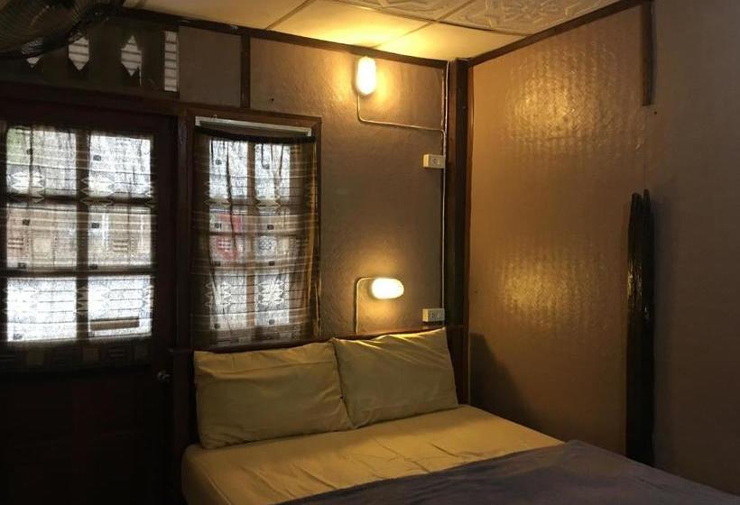 Отель Chill Lom House Adults Only