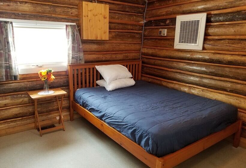 فندق Christina Lake Lodge