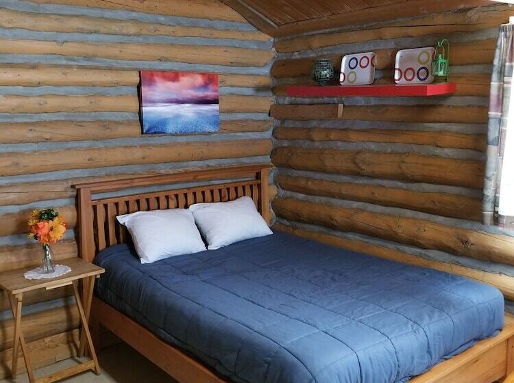 בית מלון כפרי Christina Lake Lodge