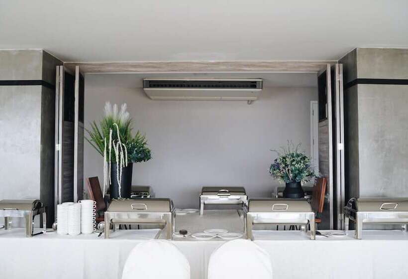 Отель De V Loft