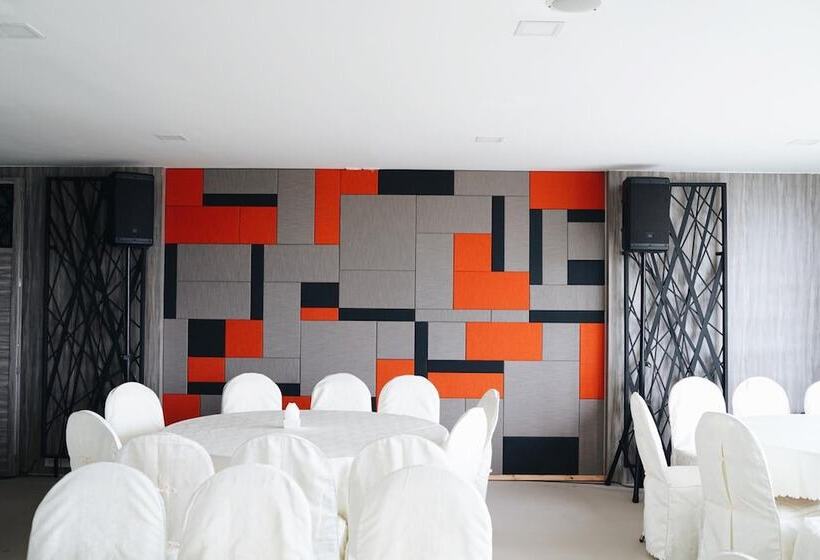 Отель De V Loft