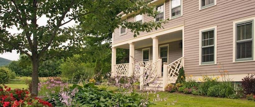 فندق Deer Brook Inn