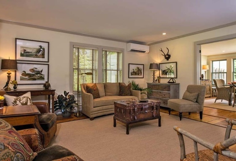 فندق Deer Brook Inn