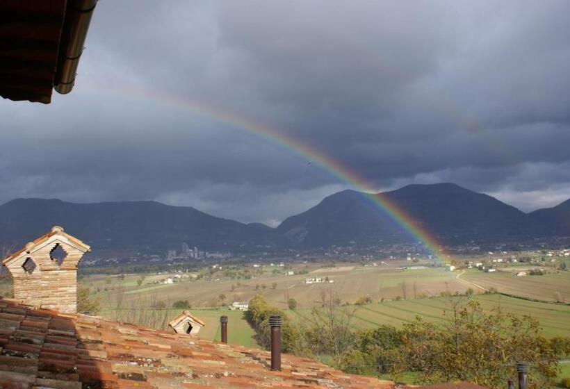 בית מלון כפרי Fonte Chiara