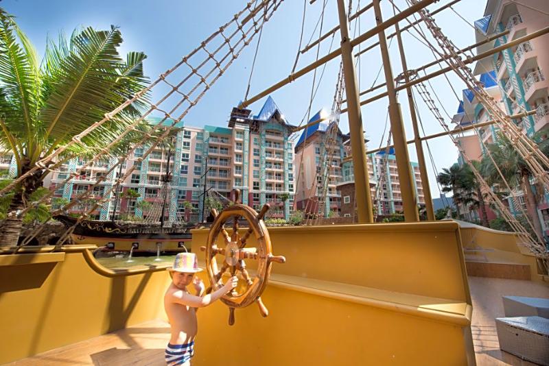 هتل Grande Caribbean Condo