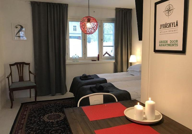 Отель Green Door Apartments