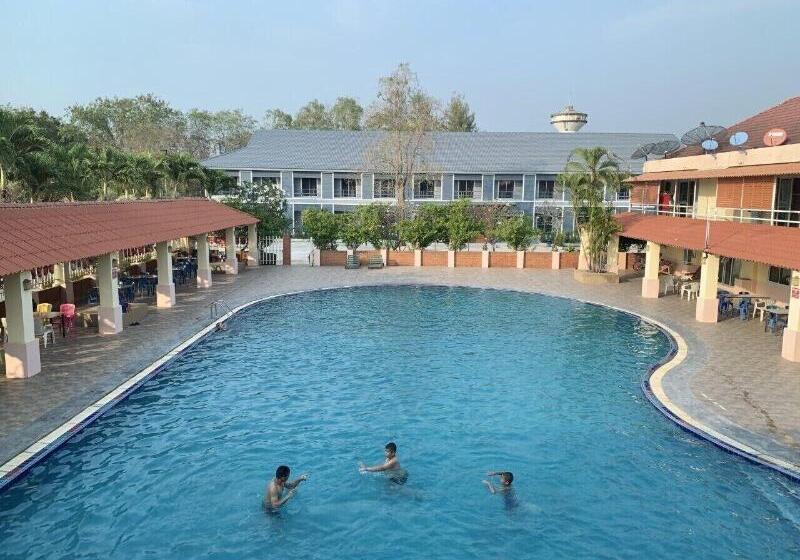 호텔 Homeland Resort