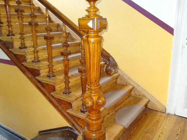 酒店 Hummel Hostel Historische Stadtvilla Mit Garten