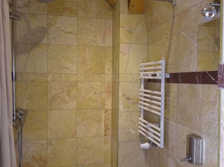 酒店 Hummel Hostel Historische Stadtvilla Mit Garten