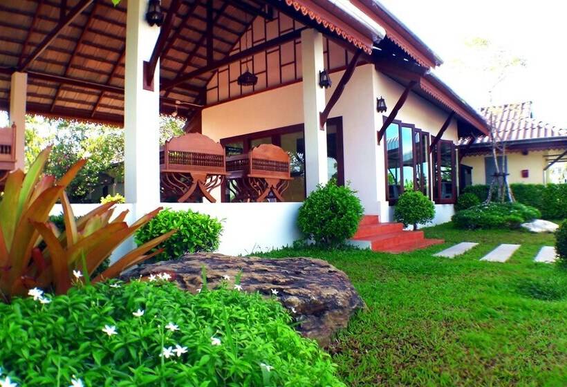 Отель Khum Nakhon