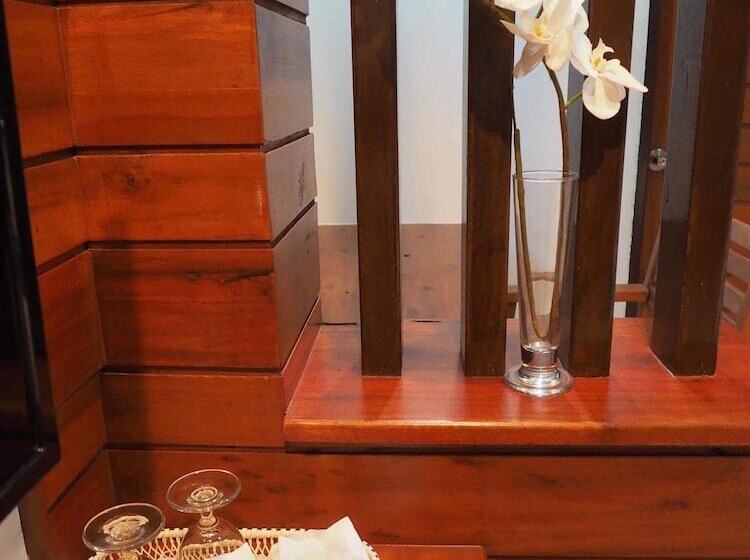 Khum Sai Ngam Hotel & Resort