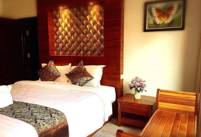 Khum Sai Ngam Hotel & Resort