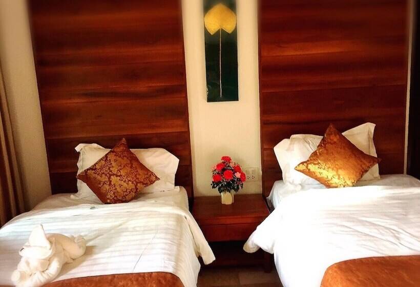 Khum Sai Ngam Hotel & Resort