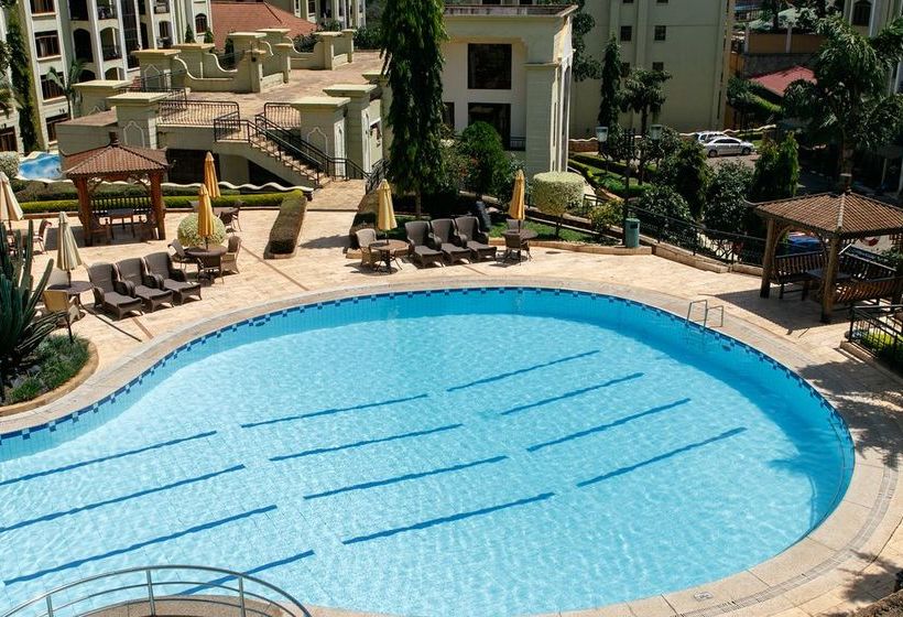 هتل Laburnam Courts Four Bedroom Apartments