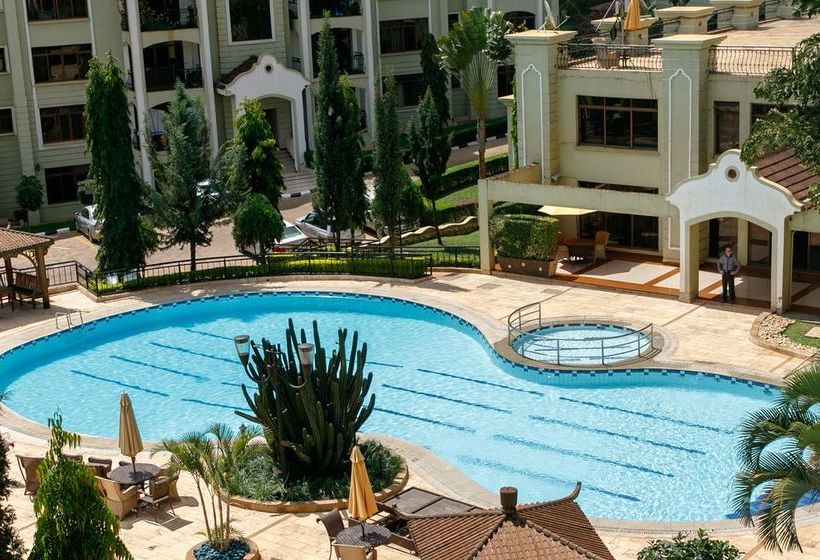 هتل Laburnam Courts Four Bedroom Apartments