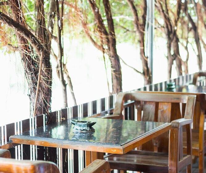 Otel Lert Prasert House