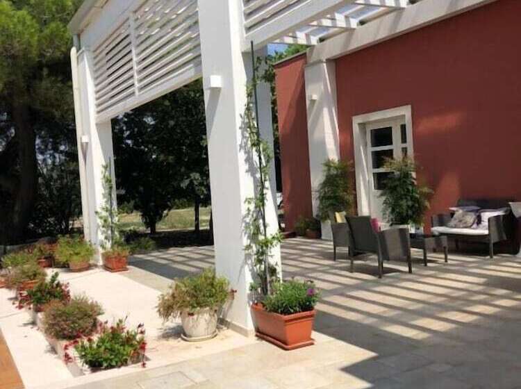 Отель Loggia Dei Lezzi