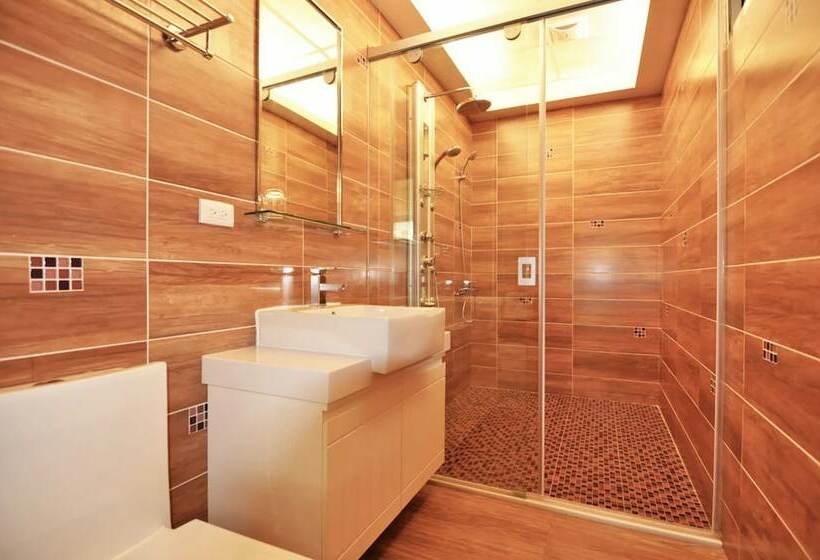 هتل Love Traveling B&b