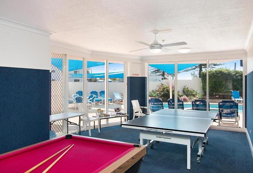 هتل Meridian Tower Kirra Beach