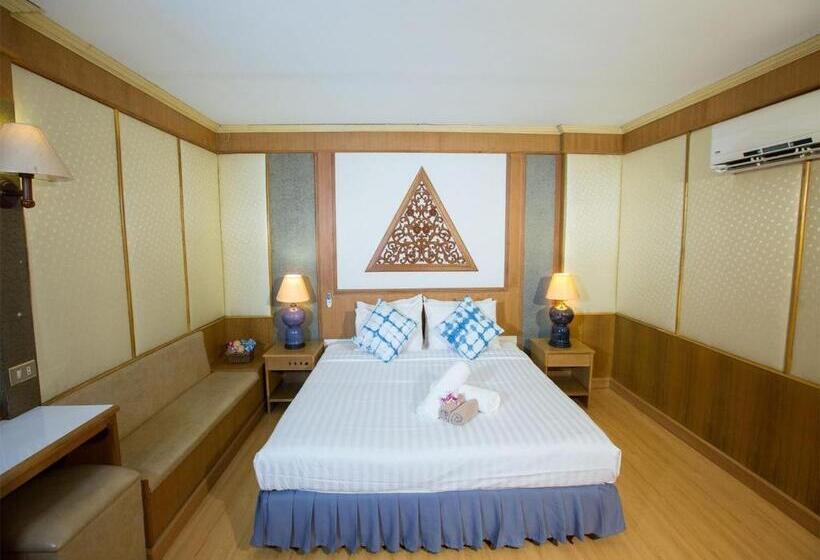 בית מלון כפרי Phrae Nakara