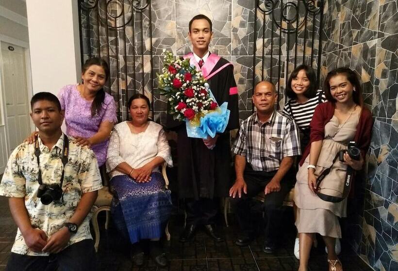 בית מלון כפרי Ploy S Pearl