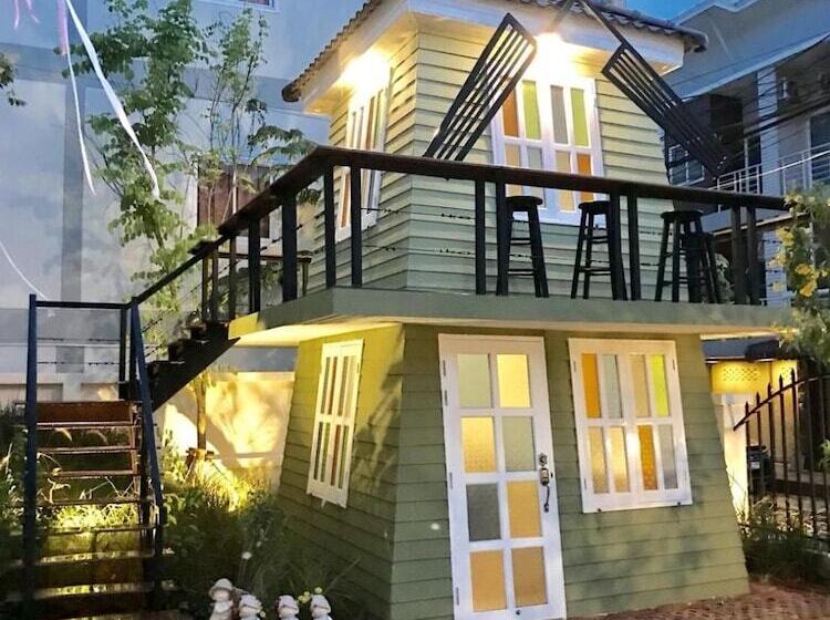 בית מלון כפרי Ploy S Pearl