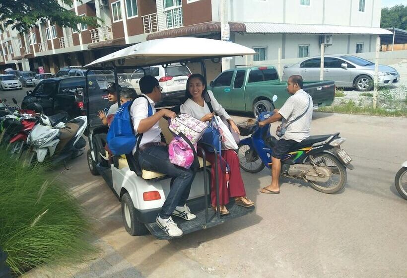 בית מלון כפרי Ploy S Pearl