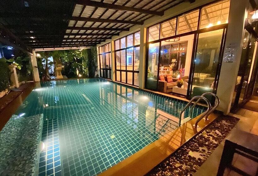 בית מלון כפרי Ploy S Pearl