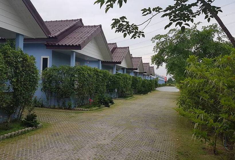 호텔 Pt House Resort