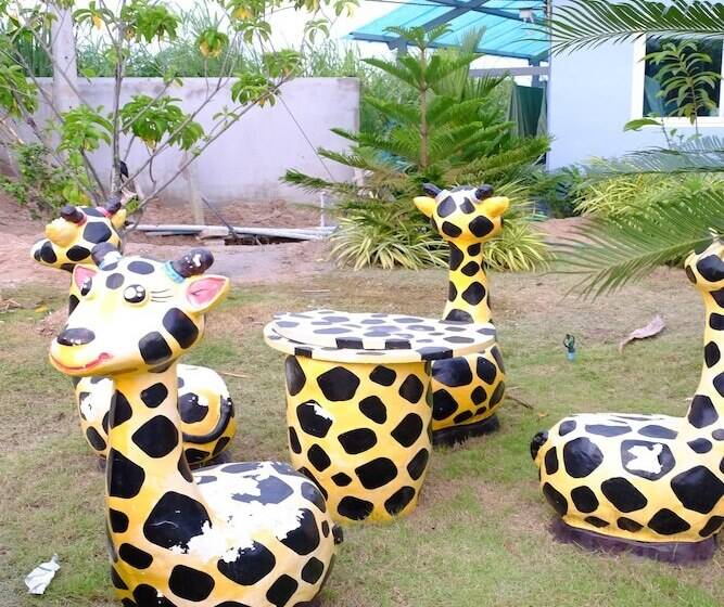 호텔 Pt House Resort