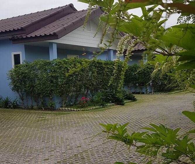 호텔 Pt House Resort