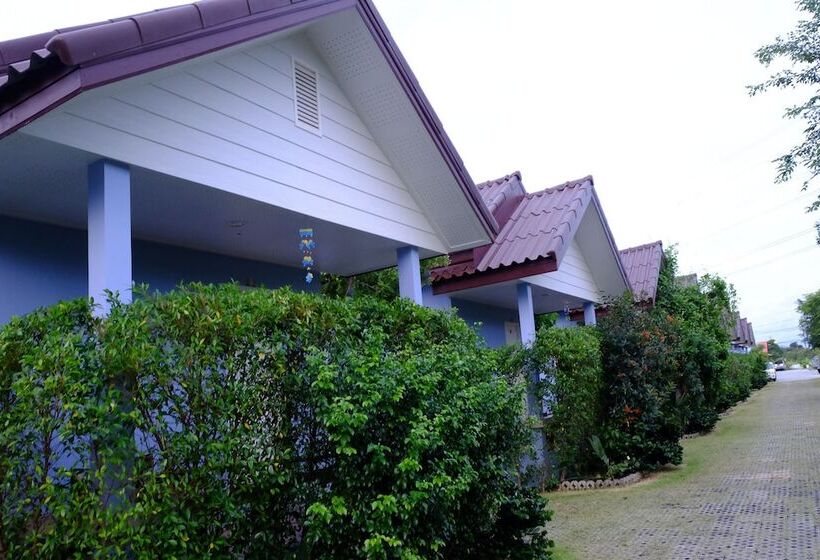 호텔 Pt House Resort