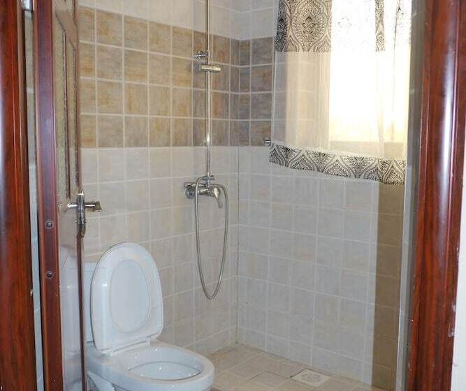 هتل Rosaline Suites