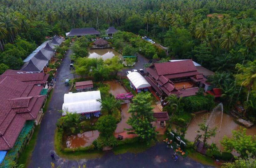 호텔 Ruean Thai Nai Bang By Pansak Resort