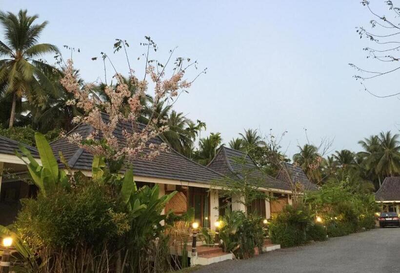 호텔 Ruean Thai Nai Bang By Pansak Resort